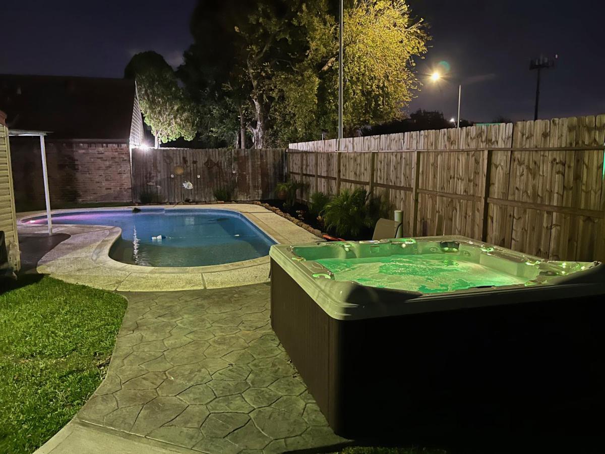 1976Houstongem Luminous Pvtpool & Hottub Dt20Mins For Lrg Families 6Beds 2Bath Villa Exterior photo